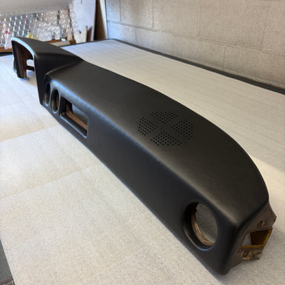 Toyota_Land_Cruiser_FJ60_Wagon_1981_1987_SoftCap_Dash_Cover_Installed_Finish_View